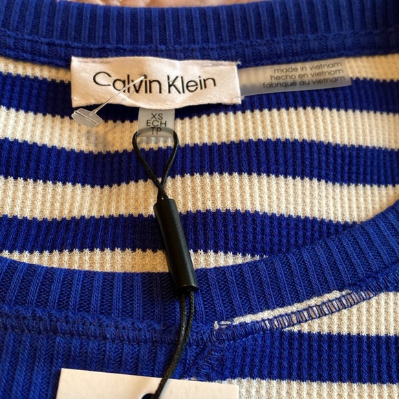 Calvin Klein Top - Picture 3 of 5